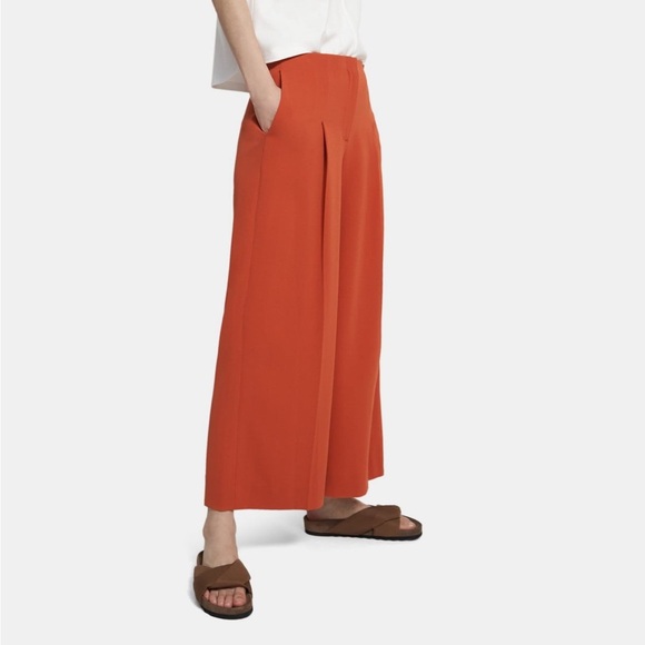 Theory Pleated Wide-Leg Pant in Striped Crepe - Picture 5 of 10